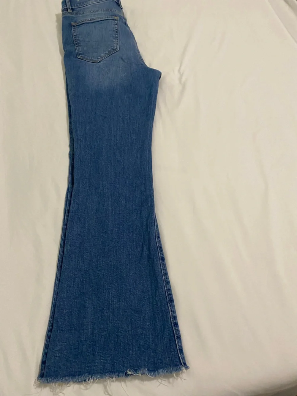 LOFT High Rise The Slim Flare Jeans‎ with Raw Hem Medium Wash Lyocell Size 30/10